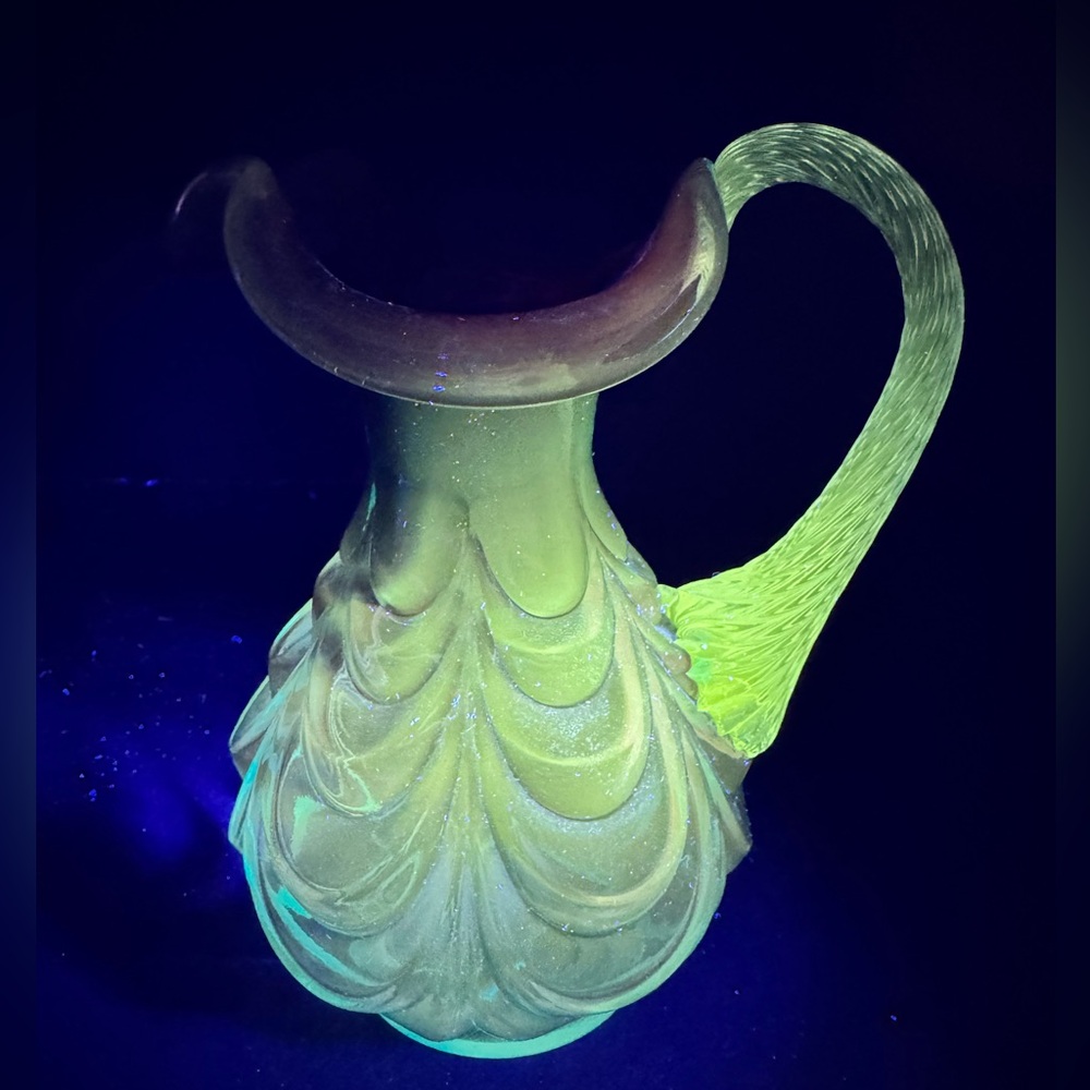 Fenton glass Mulberry drapery pitcher - Picture 7 of 7